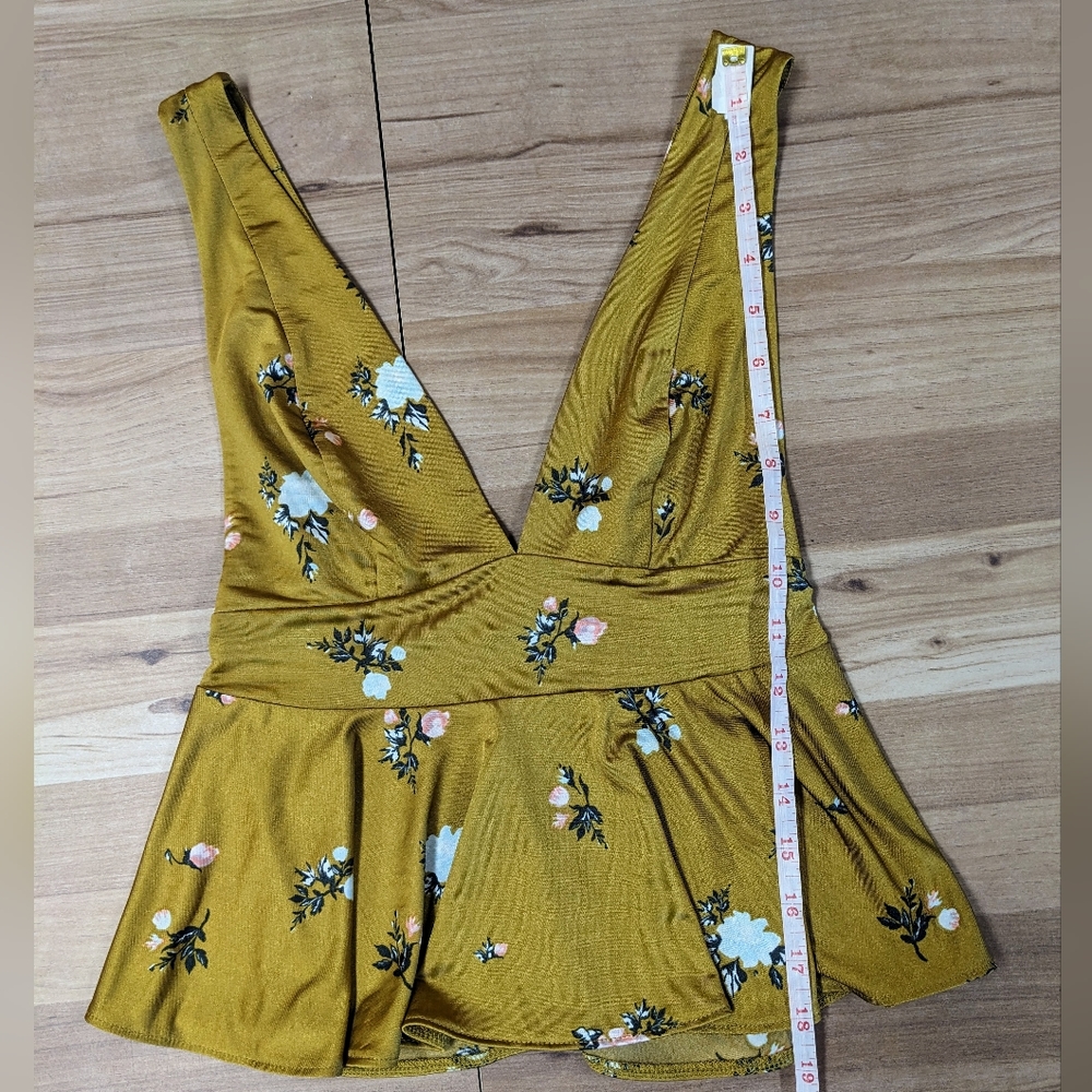 Urban Outfitters V Neck Tank Top - Picture 7 of 7